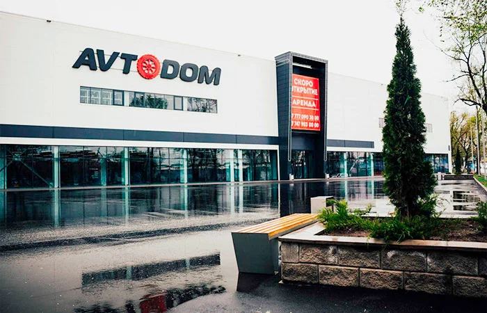 Упрочнение минерального наливного пола в автоцентре