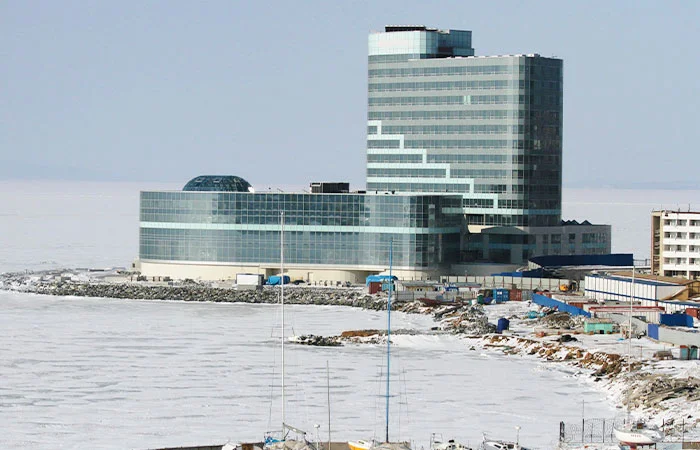 Наливной поля для паркинга отеля