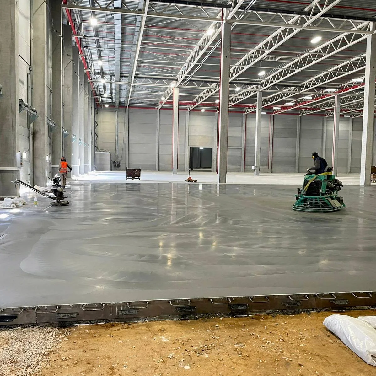 Уход за бетонным наливным полом