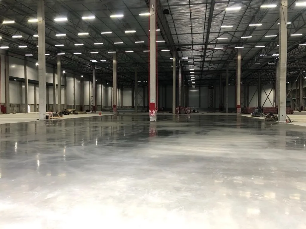 Single-storey warehouse building